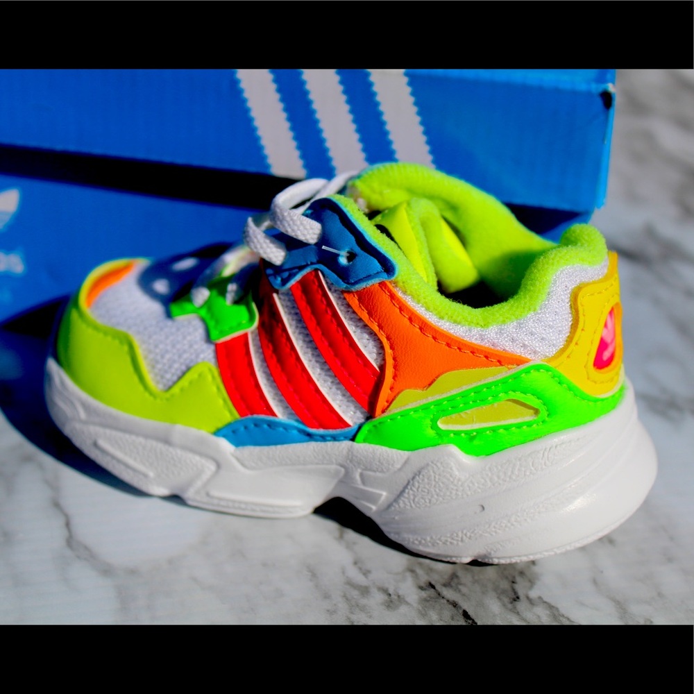 Brand New Adidas Kids YUNG-96 EL I